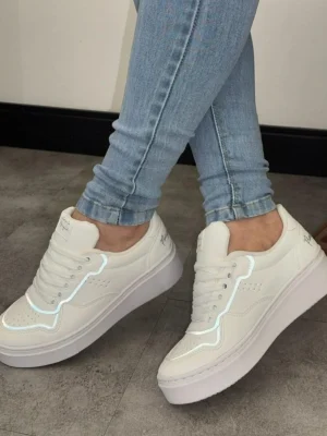 tÊnis branco refletivo